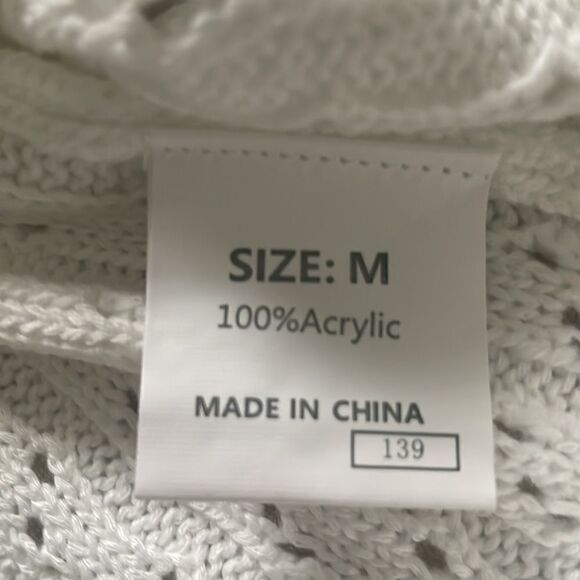 Dokotoo White Short Sleeve V-neck Sweater - Picture 3 of 5